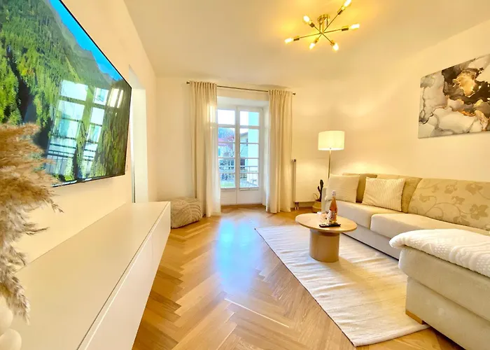 Best Butler Apartments Golden Glory I Zentrum I Kueche I Parken I Netflix